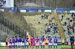 Paars-witte aanhang is het beu en schrijft sterkhouder volledig af: "Haal hem eraf!"