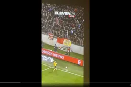 Catastrofe net vermeden: Antwerp-supporter tuimelt van de tribune (VIDEO)