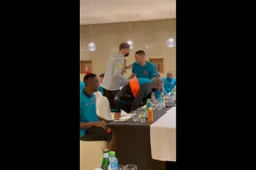 Iedereen kijkt plots verbaasd op van déze beelden van Romelu Lukaku (VIDEO)