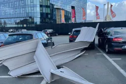 Stormweer gaat fel tekeer en beschadigt Ghelamco Arena: Gent-Seraing uitgesteld
