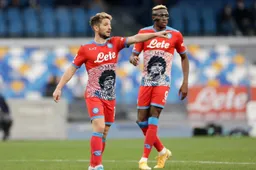 Dries Mertens doet Kat kerkhofs en zoontje Ciro eer aan en verbaast Serie A