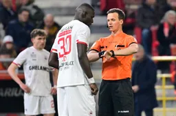Opvallend beeld tijdens Antwerp-Cercle Brugge: "Dát zie je zelden"