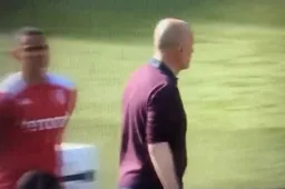 Pijnlijke beelden: Clement vernederd door toekomstige Rode Duivel (VIDEO)