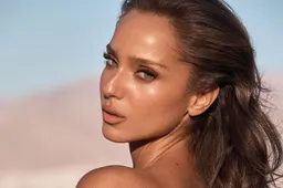 AA Gent-fans vieren bekerwinst met halfblote ex-WAG Neta: "Wat een lijf!"