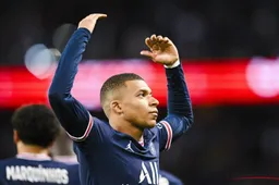‘Voetbalwereld op z’n kop: Mbappé kan iedereen shockeren met nieuwe club’
