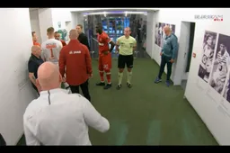 Iedereen is bezig over déze opvallende discussie in spelerstunnel bij Antwerp