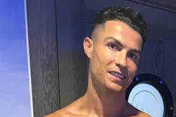 Heel de wereld is bezig over foto van Cristiano Ronaldo: "Hoort dit wel?!"