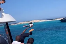 Club-spelers zien Mata aan drama ontsnappen na meters diepe val (VIDEO)