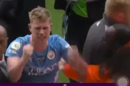 Ongeziene beelden van De Bruyne gaan viraal na titel Man City: "Wat een held!"