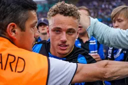 Bijzonder geëmotioneerde Noa Lang verbaast de blauw-zwarte supporters