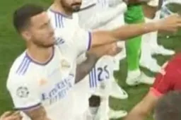 Dít gebaar van Eden Hazard na CL-finale gaat wereld rond: "Zie hem doen!"