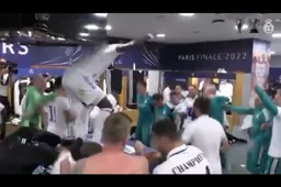 Hazard kan maar net gestopt worden in Real-kleedkamer: "Wat doet hij nu?!"