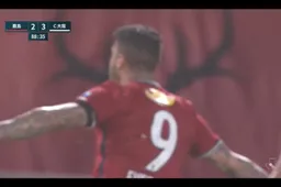 Niet te geloven: Beelden van magistraal doelpunt gaan hele wereld rond (VIDEO)