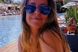 Sexy Elke Clijsters laat zien hoe ze haar rondingen écht gebruikt: “Babe”