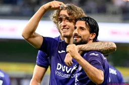 Anderlecht begint na vervangingen beter te spelen, Fabio Silva scoort wéér