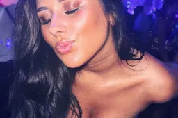 Wulpse Raphaëlla buigt fel voorover en gunt ex Dante Vanzeir diepe inkijk: "Waw!"