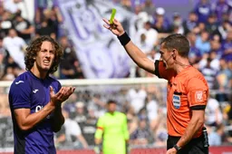 Kijkers Anderlecht-OHL snappen niet wat de scheids bezielt: “Het is weer duidelijk!”