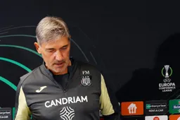 Mazzu verrast paars-witte supporters en wil ganse elftal omgooien: “Ik ben God niet!”