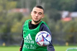 Dít paars-witte icoon verrast compleet over Anderlecht-sterkhouder Debast