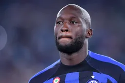 Zelden gezien: Romelu Lukaku uitgelachen door eigen ploegmaat: "WTF!?" (VIDEO)