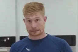 Kevin De Bruyne krijgt plots een héél speciaal cadeau: “Ongemakkelijk” (VIDEO)