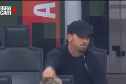 De Ketelaere schrikt: Gefrustreerde Ibrahimovic trekt Duivel aan het haar (VIDEO)