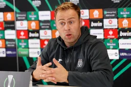 Nieuwe interim-coach Robin Veldman slaat meteen iedereen perplex bij Anderlecht
