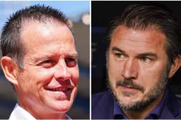 Gilles De Bilde snapt er niets van en wijst naar Club Brugge-trainer Carl Hoefkens