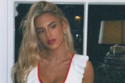 Maria Guardiola doet De Bruyne en co. opkijken met wulpse decolleté: “Mami!”