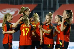 Red Flames halen furieus uit en trakteren al hun fans op waar doelpuntenfestival