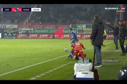 Horrortackle in KV Kortrijk-AA Gent doet Vanhaezebrouck door het lint gaan (VIDEO)