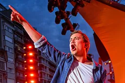 Niels Destadsbader wordt als analist bij Villa Sporza totaal afgekraakt: “Waarom?!”