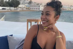 WK-WAG van de dag: Sabrina Duvad moedigt manlief Coman aan met wulpse boezem