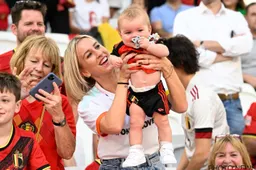 Bizar: Kat Kerkhofs krijgt zeer pijnlijke kritiek over zich heen na foto met baby Ciro