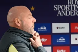 ‘Paars-wit en trainer Brian Riemer huiveren: Déze noodoplossing plots in de maak’