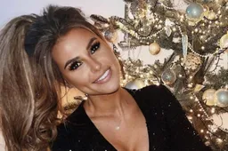 Ines Van Uythem laat tijdens kerst iedereen onder mini-jurkje gluren: “Zó sexy!”