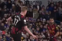 Pure waanzin: De Bruyne pakt uit en kan intussen ogen amper geloven (VIDEO)