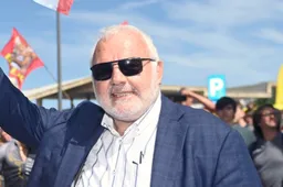 Jean-Marie Dedecker maakt topkandidaat bondscoach af: "Zo zot als een achterdeur"