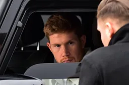 Kevin De Bruyne kijkt serieus op en ziet oude bekende opeens dít doen