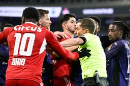 Anderlecht-fans schrikken op: Standard-speler bedankt plots scheidsrechter