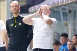 Paars-witte fans richten zich massaal tot Brian Riemer: “Wat is er mis met hem?!”