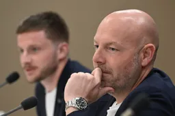 ‘Brian Riemer verbant déze drie onverwachte spelers uit A-ploeg bij Anderlecht’