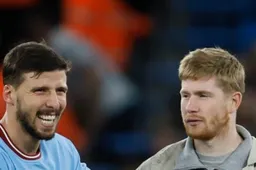 Iedereen in Engeland is opeens bezig over jas van Kevin De Bruyne: "Wat?!"