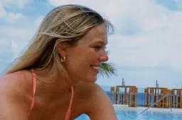 Charles De Ketelaere ziet vriendin Jozefien iedereen stikjaloers maken (VIDEO)