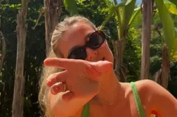 Sexy Jozefien viert transfer van De Ketelaere met streepje bloot: “Bella” (VIDEO)