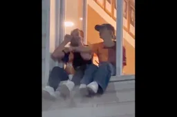 Iedereen is bezig over wat Dries Mertens en Kat Kerkhofs hier doen (VIDEO)