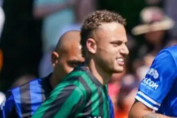 Noa Lang verschijnt plots op het veld in… groen-zwart shirt: Dít is de reden