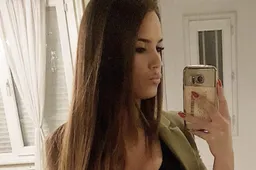 Sexy zus Geoffrey Hairemans gooit boezem helemaal open voor voetbalfans