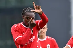 Antwerp-fans zien zestienjarige recordtransfer Ilenikhena meteen toeslaan
