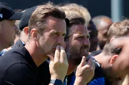 Ronny Deila verrast de blauw-zwarte supporters met déze ongeziene ingreep